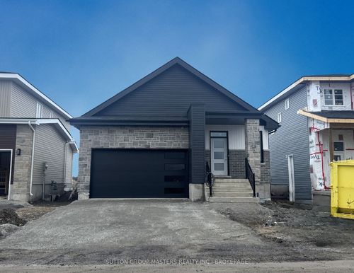 251 Pratt Dr, Amherstview, ON, K7N0E8 | Card Image