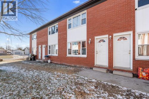 3a-205 Fane St, Corunna, ON, N0N1G0 | Card Image