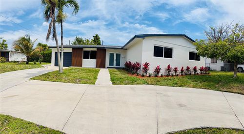 9051 Sw 200th St, Cutler Bay, FL, 33157 | Card Image