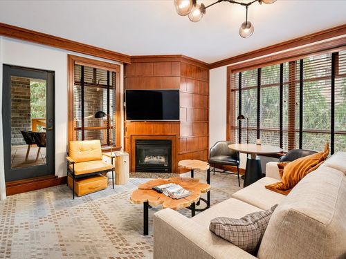 {{alt}} | Card Image