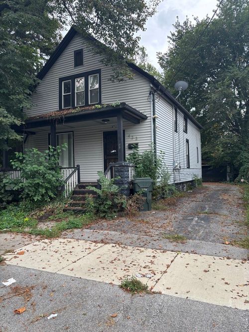 423 E 144th St, Dolton, IL, 60419-1143 | Card Image