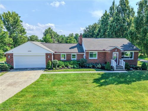 31950 Chardon Rd, Willoughby Hills, OH, 44094-8440 | Card Image