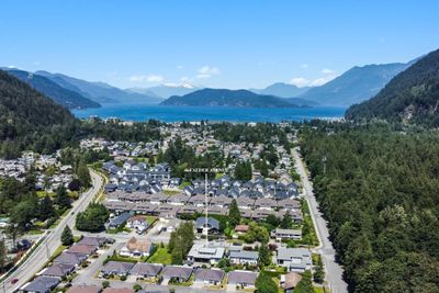 464 Alder Ave, House other with 3 bedrooms, 2 bathrooms and null parking in Harrison Hot Springs BC | Image 2