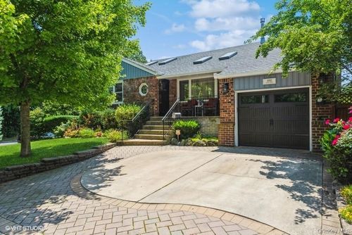 4060 Clark St, Seaford, NY, 11783-2202 | Card Image