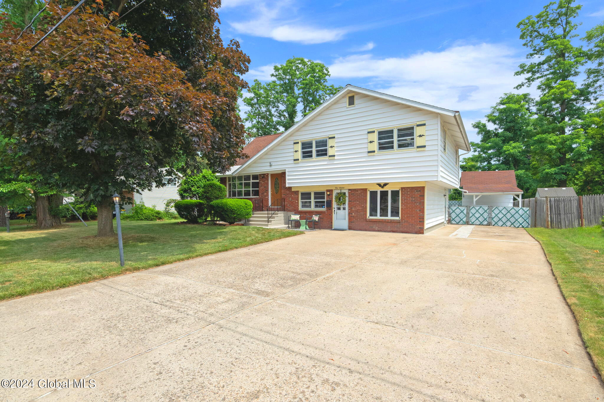 Palmer Ave, Schenectady, NY 12303