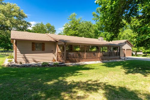 180 White Oak Ln, Harrisburg, IL, 62946-5281 | Card Image