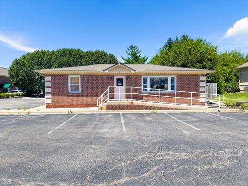 1674 W Smith Valley Rd, Greenwood, IN, 46142-1550 | Card Image