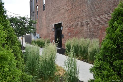 apt-202-35 Van Nydeck Ave, Beacon, NY, 12508-3471 | Card Image