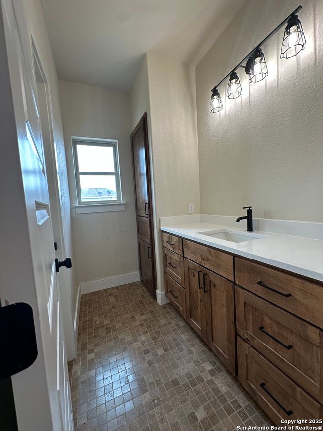 720 N Dickson St, House other with 4 bedrooms, 2 bathrooms and null parking in Poth TX | Image 24