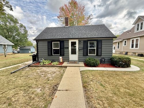 503 S 3rd St, Oregon, IL, 61061-2020 | Card Image