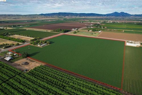 25685 Marsh Creek Road, Brentwood, CA, 94513 | Card Image