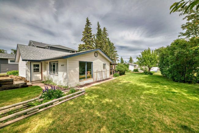 4623 48 Street, House detached with 3 bedrooms, 1 bathrooms and 1 parking in Sylvan Lake AB | Image 3