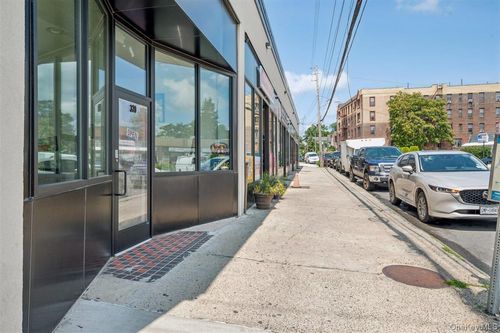 320 Webster Ave, New Rochelle, NY, 10801-3811 | Card Image