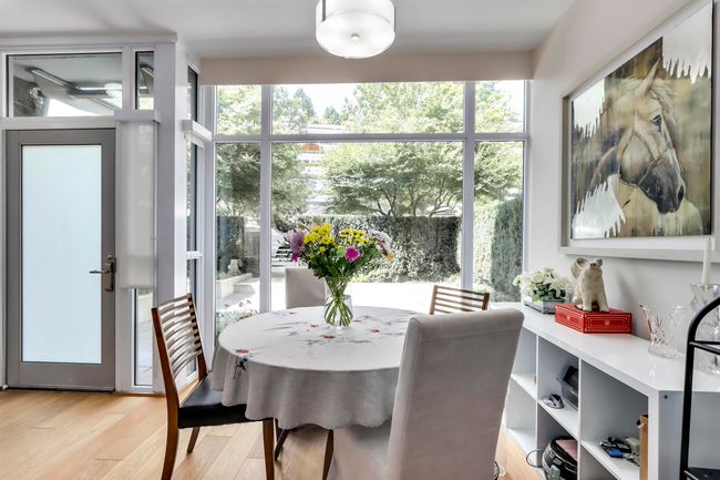 880 Arthur Erickson Place, Townhouse with 2 bedrooms, 2 bathrooms and 2 parking in West Vancouver BC | Image 12