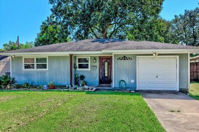 3253 North Dr, House other with 2 bedrooms, 1 bathrooms and null parking in Groves TX | Image 1