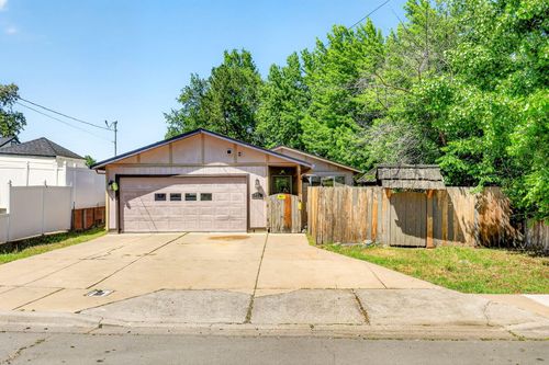 1425 Lawnridge Street, Medford, OR, 97504 | Card Image