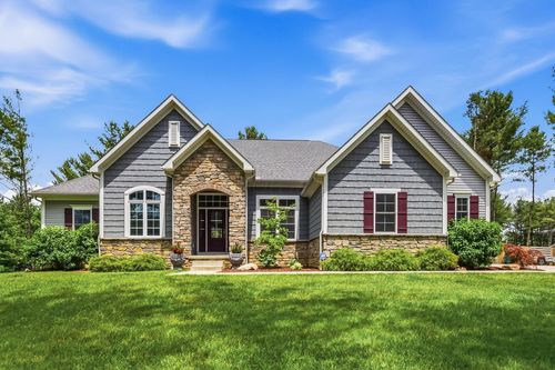125 Pine Hills Rd, Johnstown, OH, 43031-9003 | Card Image