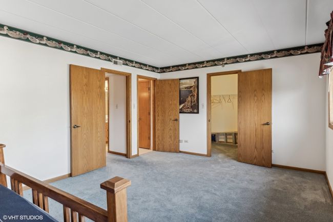 Shared primary bath on main level | Image 10
