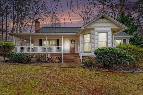 108 Weaver St, Randleman, NC, 27317-1426 | Card Image