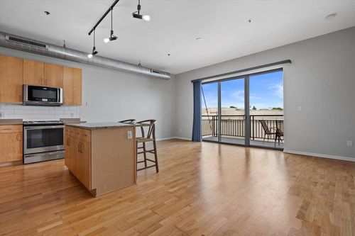 414-1924 N Hubbard Street, Milwaukee, WI, 53212 | Card Image