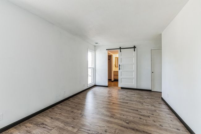Primary Bedroom | Image 17