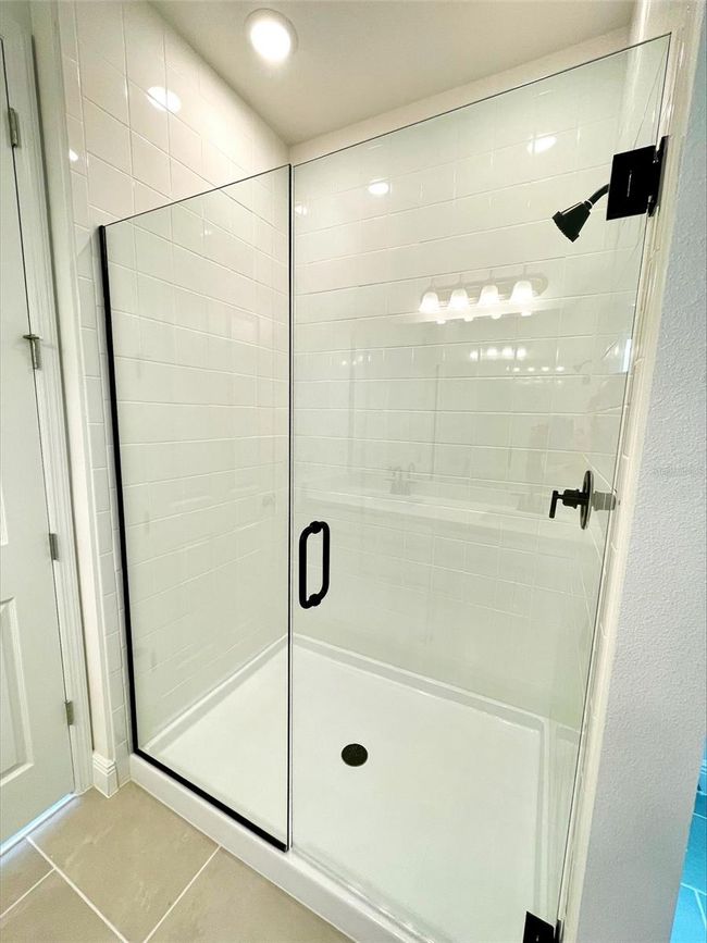 Primary Shower | Image 8