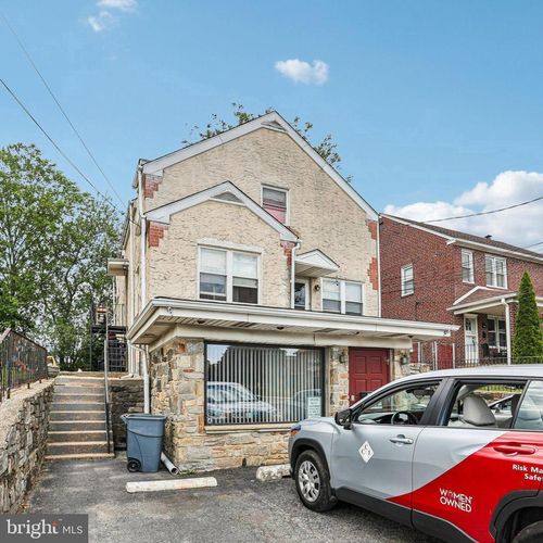 319 Macdade Blvd, FOLSOM, PA, 19033-2617 | Card Image