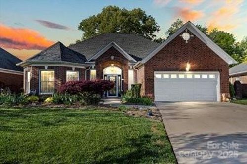 1511 Elkhart Cir, Gastonia, NC, 28054-7705 | Card Image