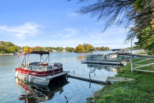 41 Road B, Okauchee, WI, 53069 | Card Image