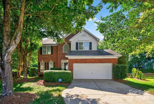 8700 Great Bear Ct, Charlotte, NC, 28269-6134 | Card Image