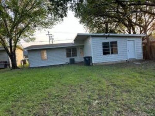 1612 N Anglin St, Cleburne, TX, 76031-1813 | Card Image