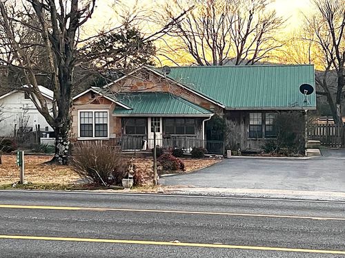 1201 E Main St, Mountain View, AR, 72560-6436 | Card Image