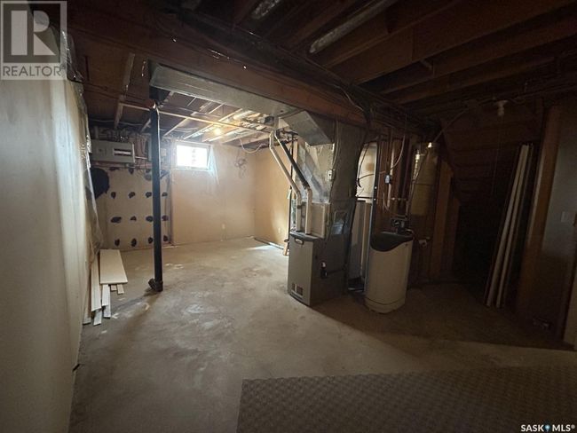 142 3rd St W, House other with 5 bedrooms, 2 bathrooms and null parking in Coronach SK | Image 26