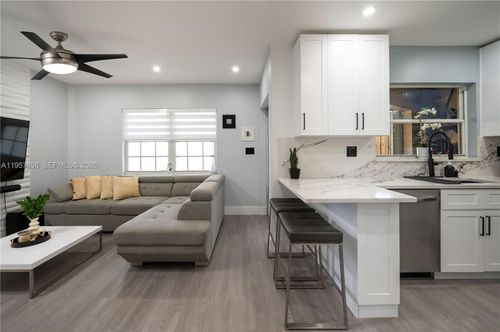 15863 Sw 71st St, Miami, FL, 33193-3465 | Card Image