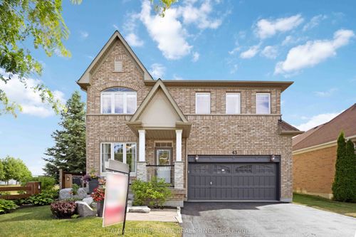 43 Robert Attersley Dr E, Whitby, ON, L1R0B6 | Card Image