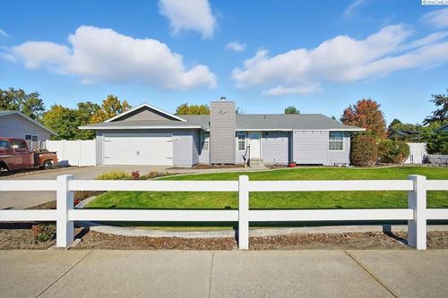 4305 Riverhill Dr, Pasco, WA, 99301-9461 | Card Image