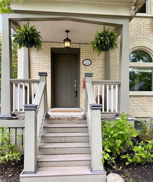 134 David Street, Kitchener, ON, N2G1Y2 | Card Image