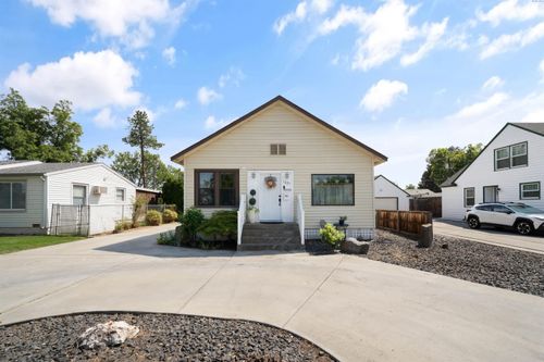 1227 W Kennewick Ave, Kennewick, WA, 99336-3348 | Card Image
