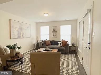 Residential Lease in ALEXANDRIA 3