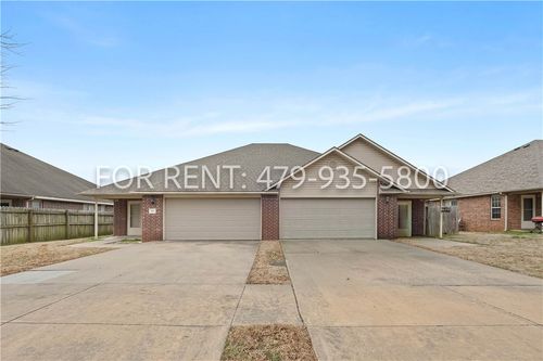 1669 N Evening Shade Dr, Fayetteville, AR, 72703-1278 | Card Image