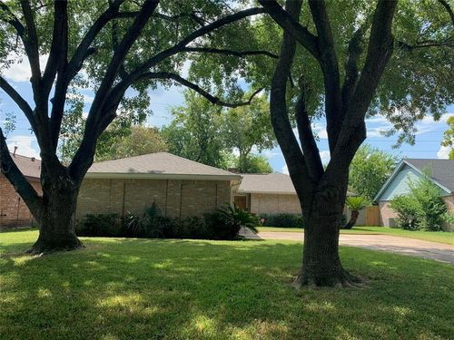 14403 Locke Ln, Houston, TX, 77077-5237 | Card Image