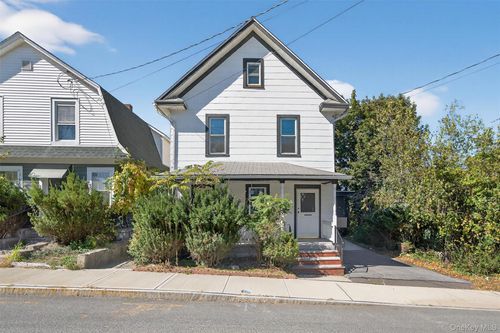 26 Ridge St, Middletown, NY, 10940-3305 | Card Image