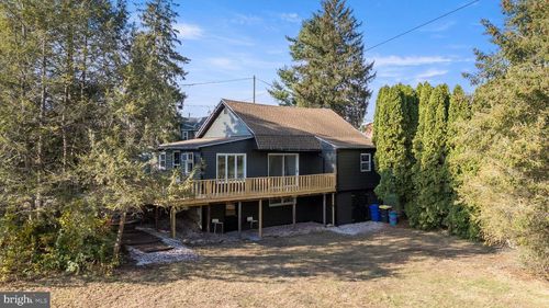 208 S Elm St, ROBESONIA, PA, 19551-1533 | Card Image