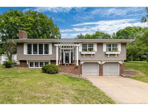 816 Bartosh Ln, River Falls, WI, 54022-2802 | Card Image