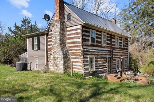 37275 Charles Town Pike, HILLSBORO, VA, 20132-2901 | Card Image