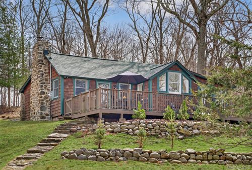 58 Oxford Springs Rd, Chester, NY, 10918-4224 | Card Image