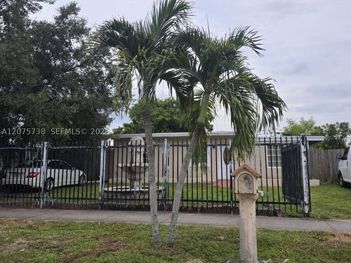 4570 Sw 39th St, West Park, FL, 33023-5524 | Card Image
