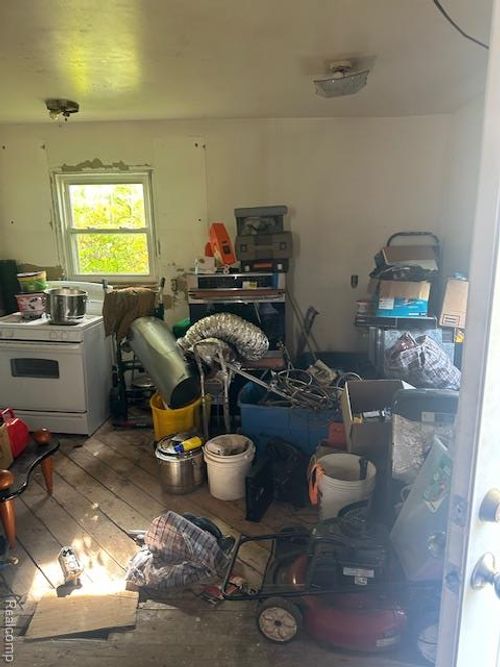 12892 Rosemont Ave, Detroit, MI, 48223-3518 | Card Image