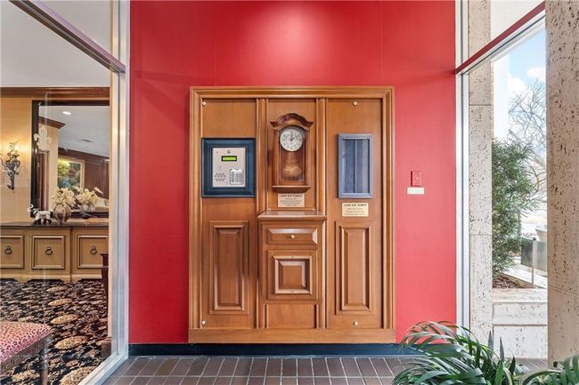 vestibule | Image 17