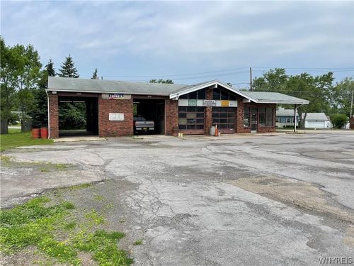 3020 Southwestern Blvd, Orchard Park, NY, 14127-1211 | Card Image